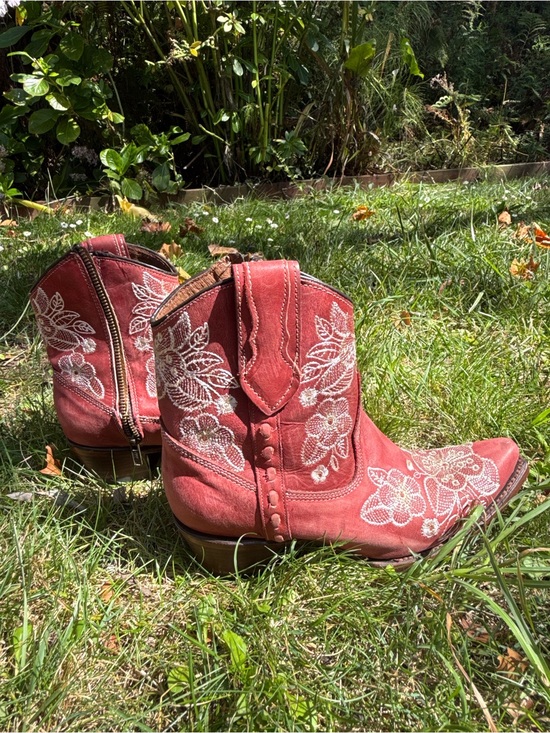 Shoes - Women’s Coral Embroidered Western Ankle Boots